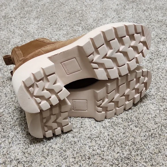 Dolce Vita Boots, Size 9 - Picture 5 of 8